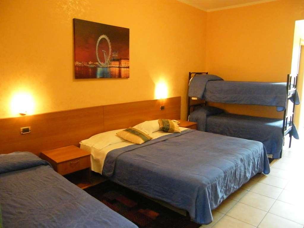 Hotel Residence Memmina Frosinone Habitación foto